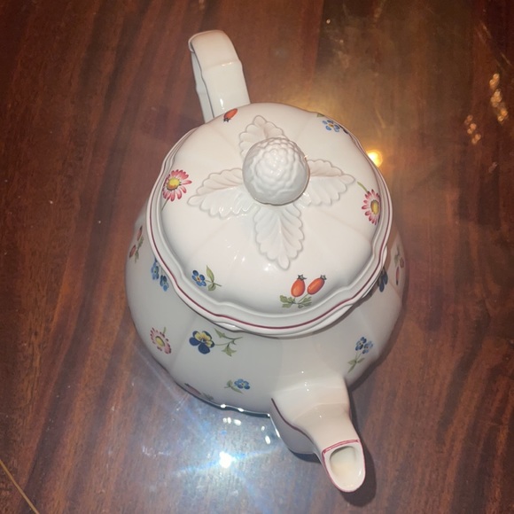 Villeroy & Boch Petite Fleur Tea Pot - Picture 5 of 11